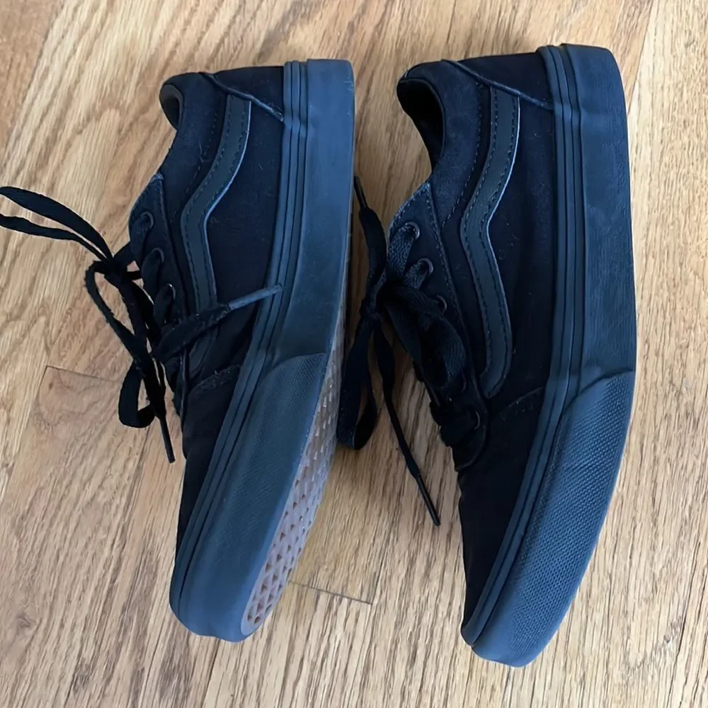 Vans Kid’s Old Skool Black Sneakers- Size 3.5